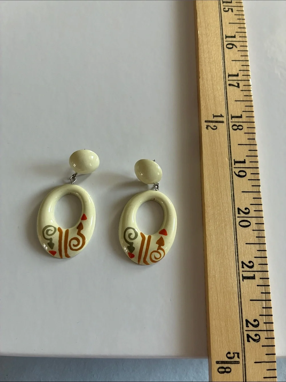 Vintage 1980-90’s Cream Oval Drop Earrings with Red and Brown Motif